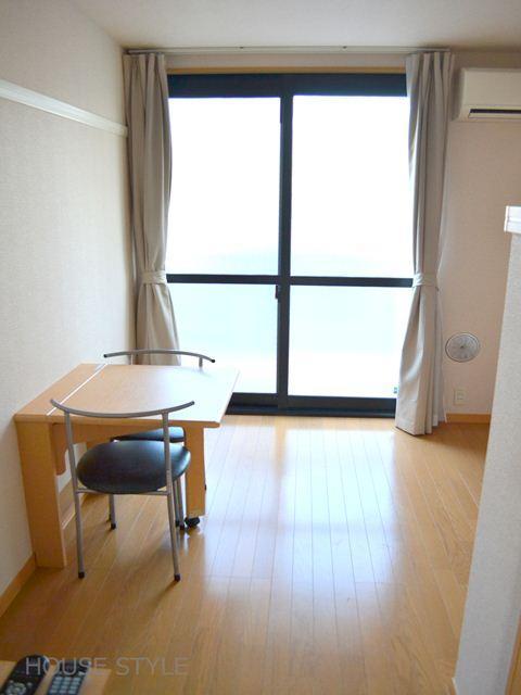 Living and room. All room with lighting ☆ Curtain is also equipped ☆
