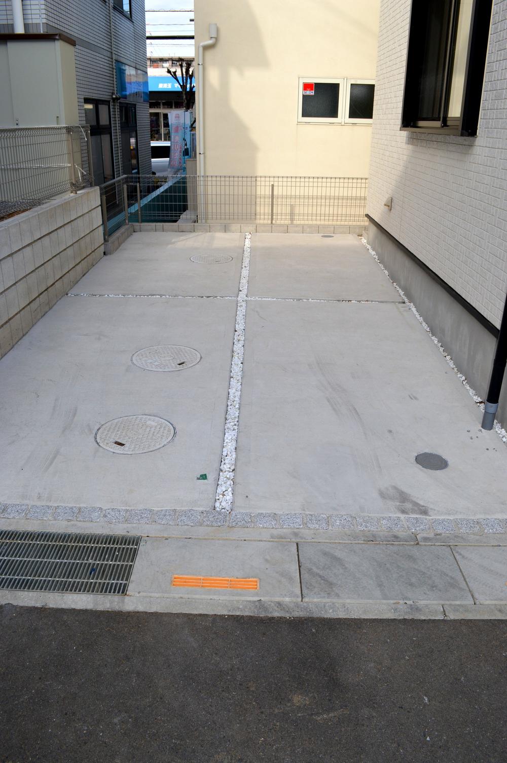 Parking lot