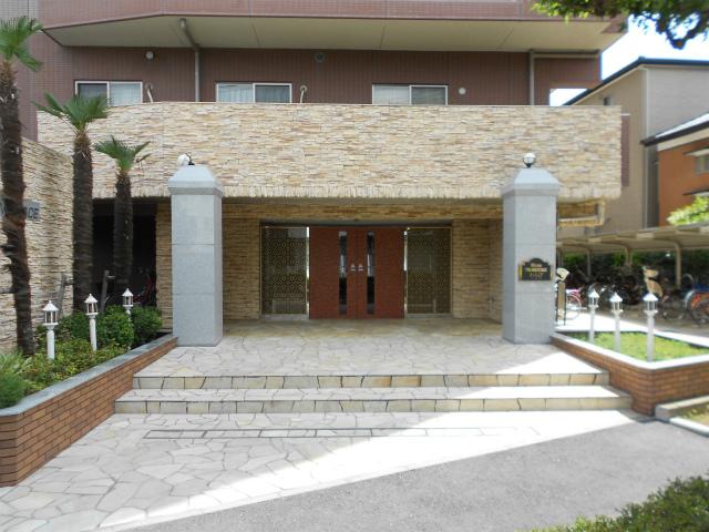 Entrance. Entrance (January 2014) Shooting