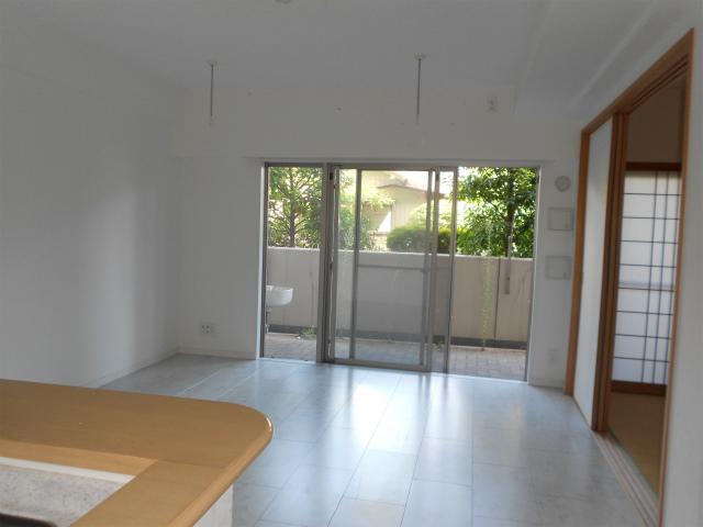 Living. Living-dining ・ Kitchen (14.2 Pledge)