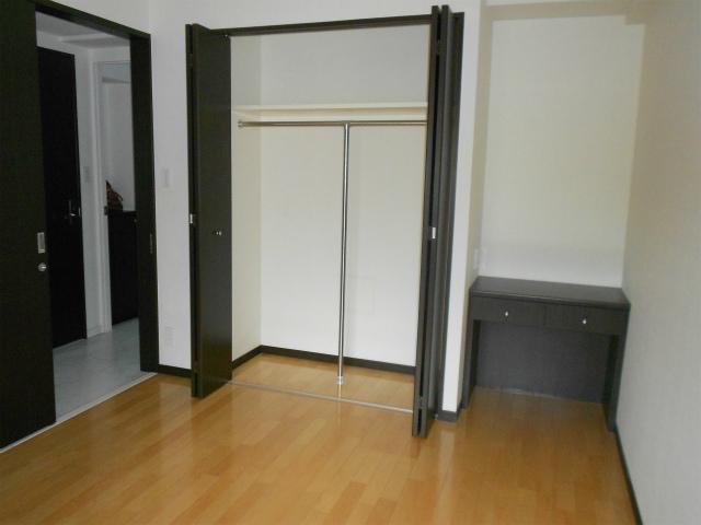 Non-living room. Western style room 6.3 Pledge