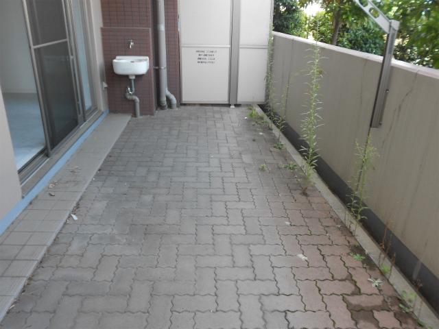 Balcony. Spacious balcony (January 2014) Shooting