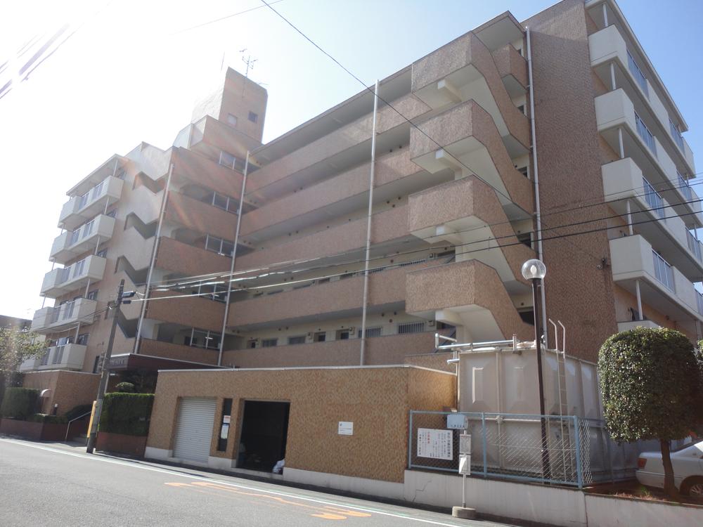 Local appearance photo. Local (10 May 2013) Shooting