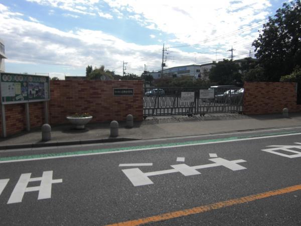 Junior high school. 80m until junior high school