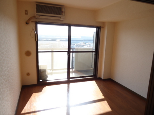 Other room space. Western-style (about 4.7 tatami mats)