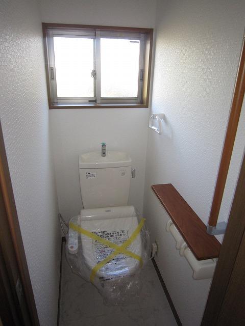 Toilet. Indoor (11 May 2013) Shooting