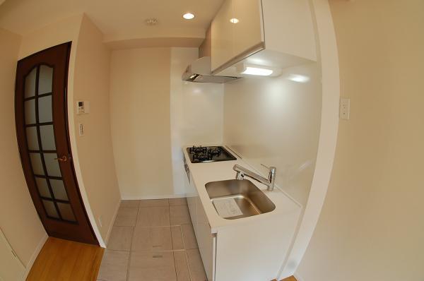 Kitchen. There is under-floor storage