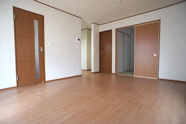 Living. 4 Building