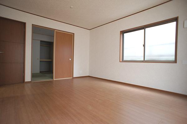 Living. 4 Building