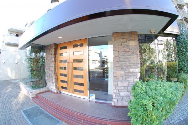 Entrance. Auto-lock Mansion