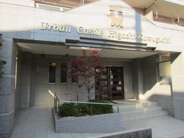 Entrance. Common areas