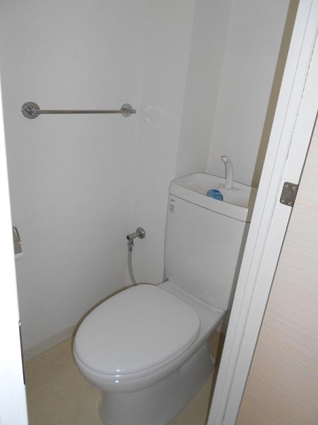 Toilet. 2013 August shooting