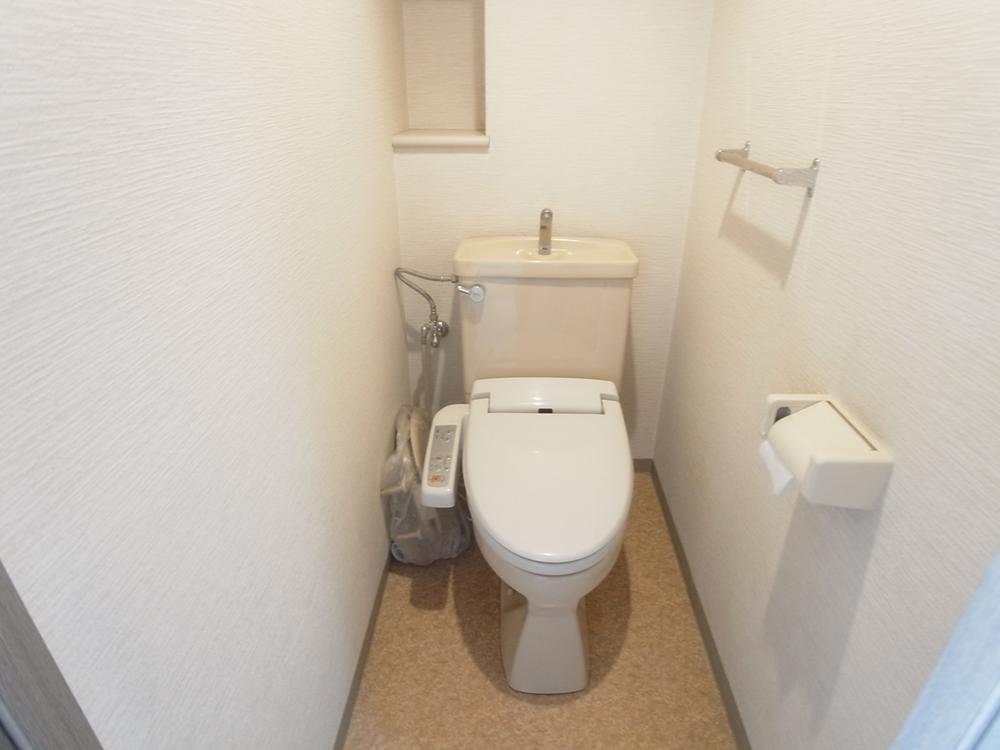 Toilet. Toilet (September 2013) Shooting