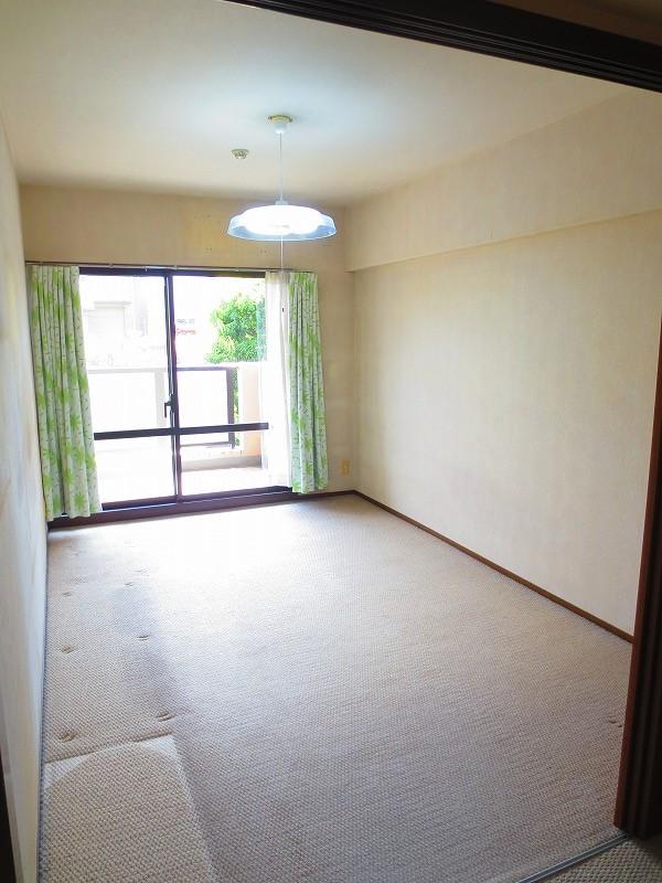 Non-living room. Local (September 2013) Shooting