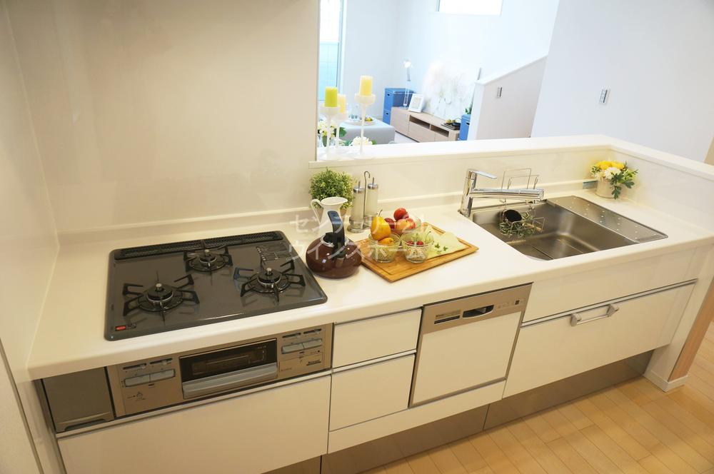 Kitchen. ◇ kitchen (11 May 2013) shooting ◇ Face-to-face system Kitchen ☆ Or Kubare an eye on small children, Dishes while having a conversation with your family