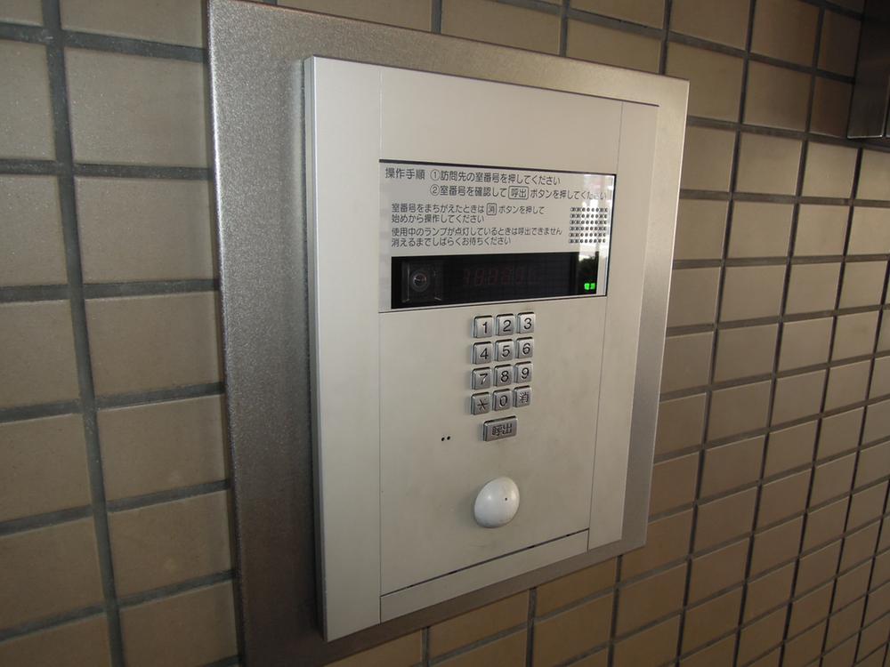 Other common areas. Auto-lock with a TV monitor / Touchless key