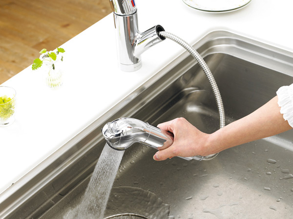 Kitchen.  [Water purification function with faucet] Delicious water and secure. And hose is pulled out, Happy to clean up every nook and corner of the sink.  ※ Same specifications