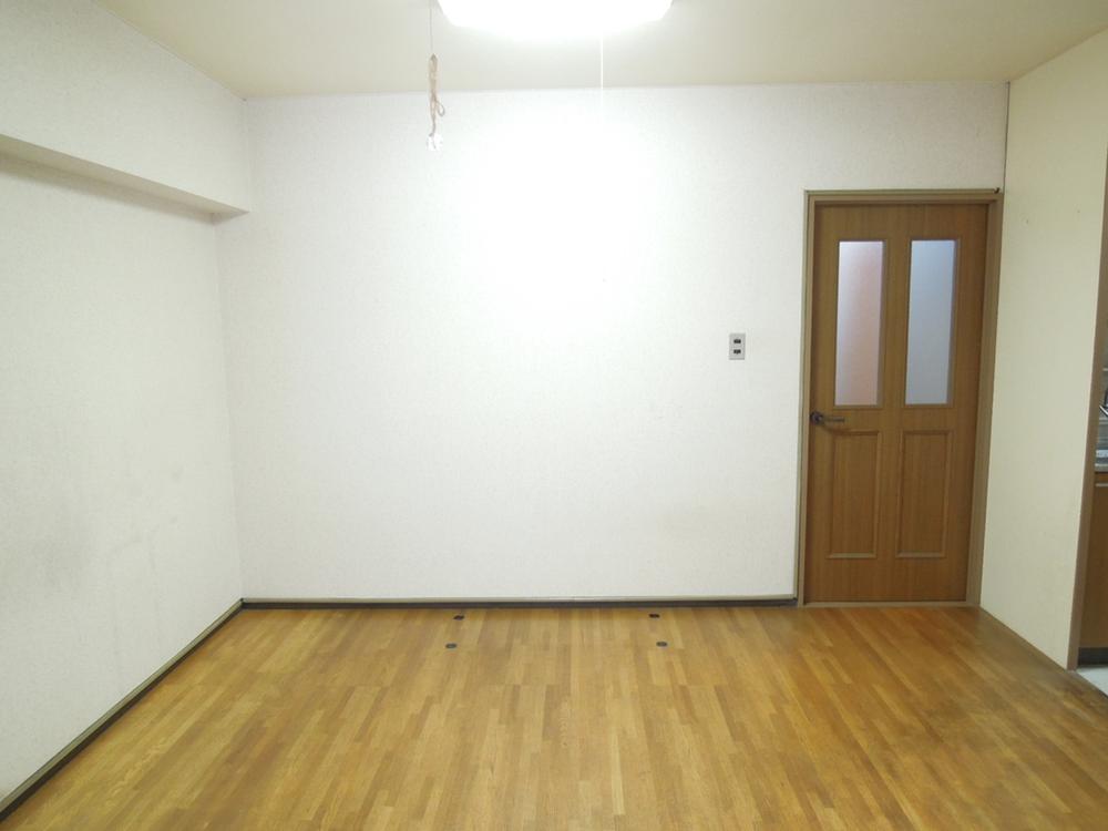 Living. Local (11 May 2013) Shooting