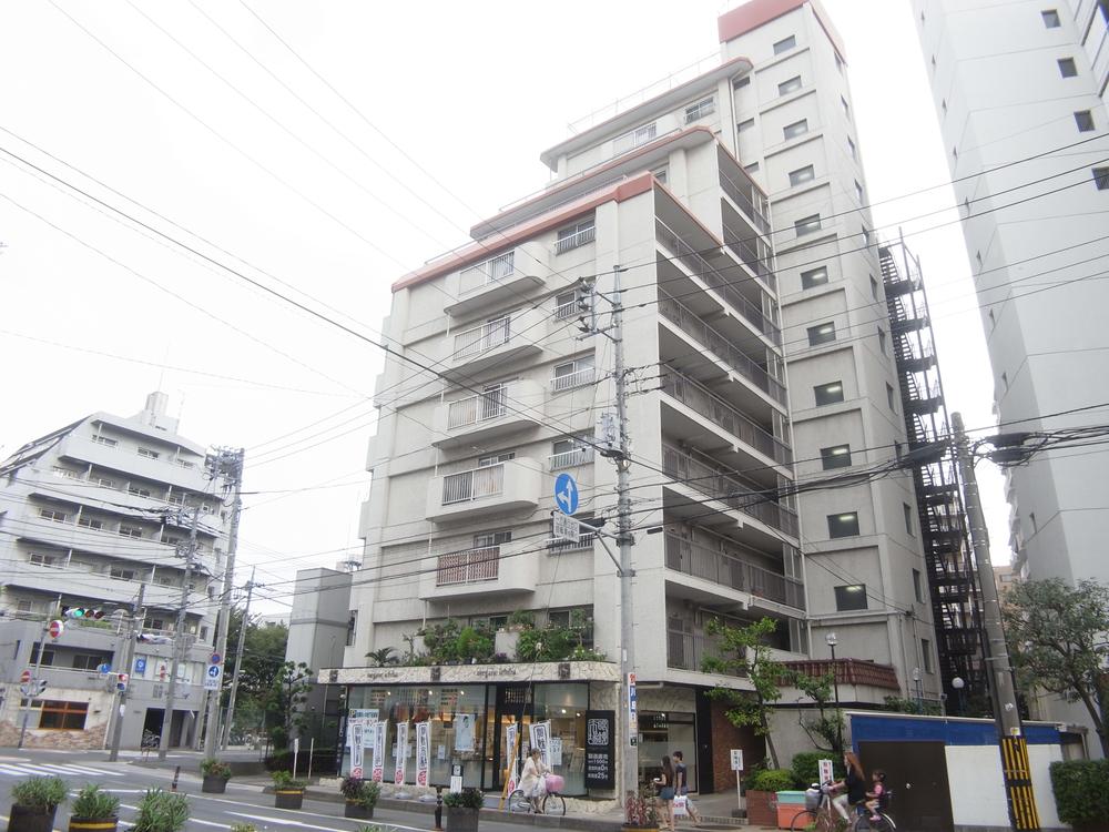 Local appearance photo. Local (11 May 2013) Shooting