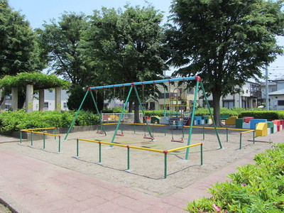 park. 28m to Totsuka Shitaketo park (park)
