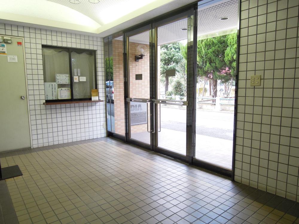 Entrance. Common areas