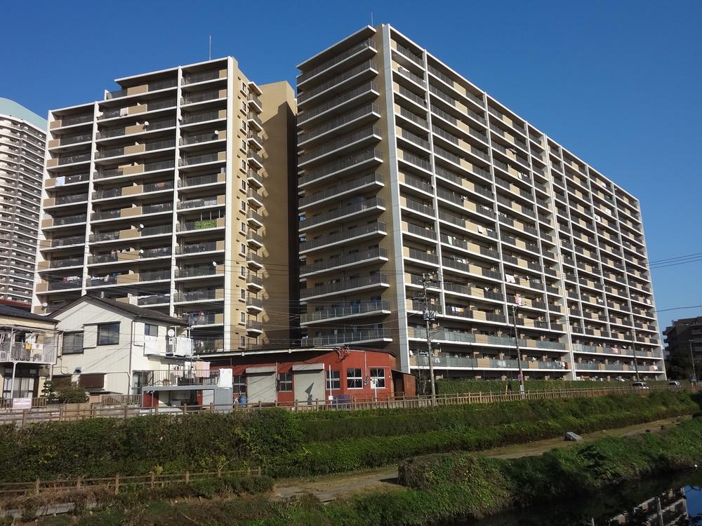 Local appearance photo. Local (11 May 2013) Shooting