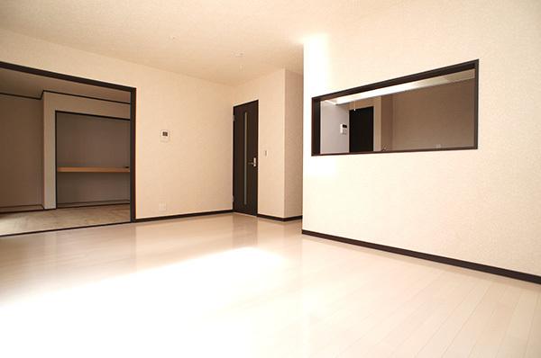 Living. 1 Building