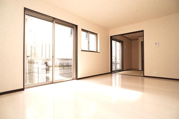 Living. 1 Building