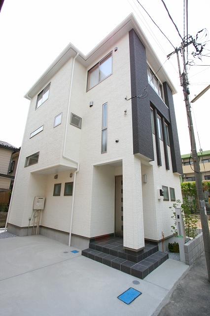 Building plan example (exterior photos). Building plan example Building price 16.8 million yen, Building area 111.88 sq m