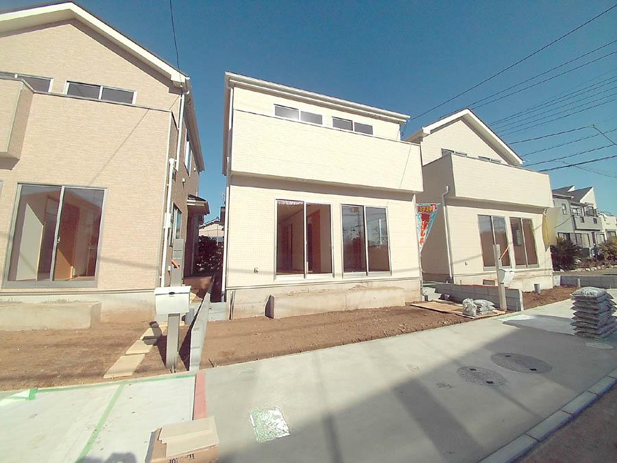Local photos, including front road. Was building completed. Such as the actual image from per yang, We have to wait all the time so you can see directly.
