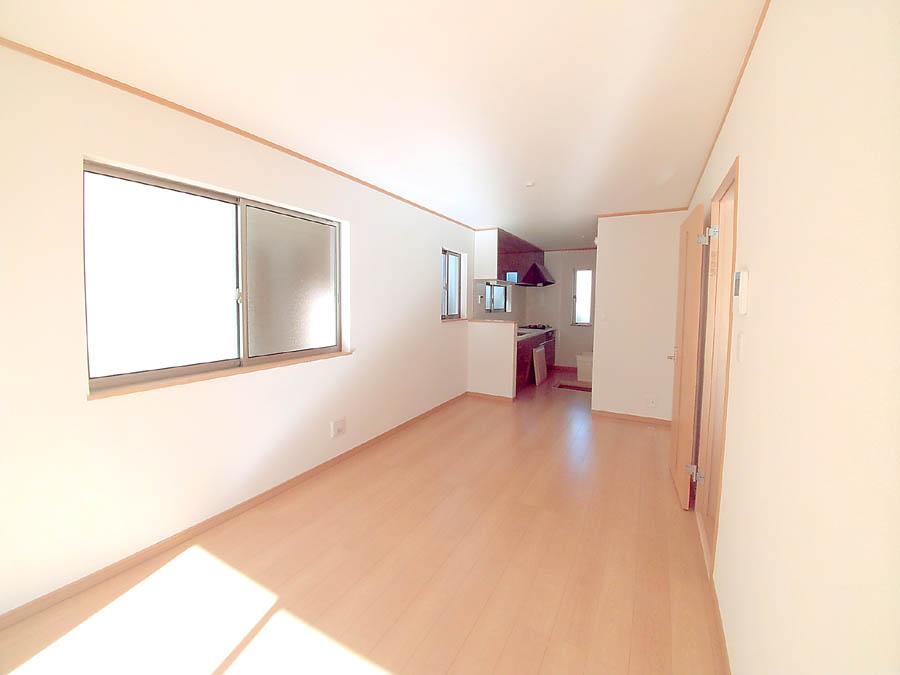 Living. Was building completed. Such as the actual image from per yang, We have to wait all the time so you can see directly.