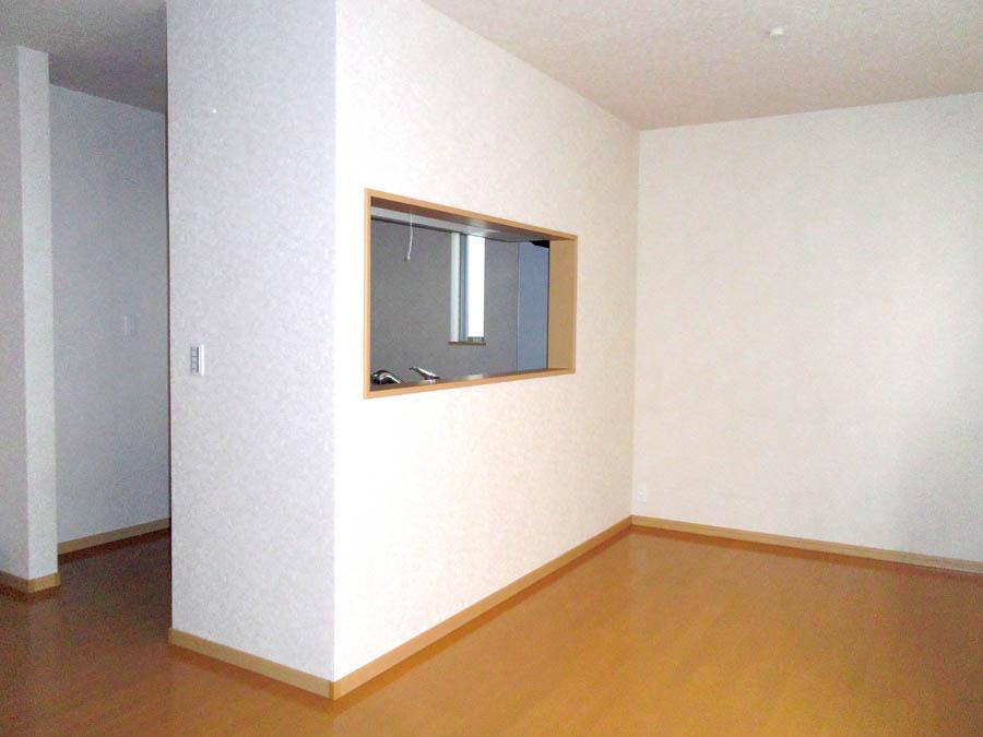 Living. Was building completed. Such as the actual image from per yang, We have to wait all the time so you can see directly.