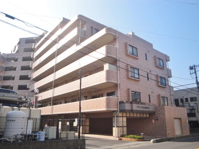 Local appearance photo. Local shooting