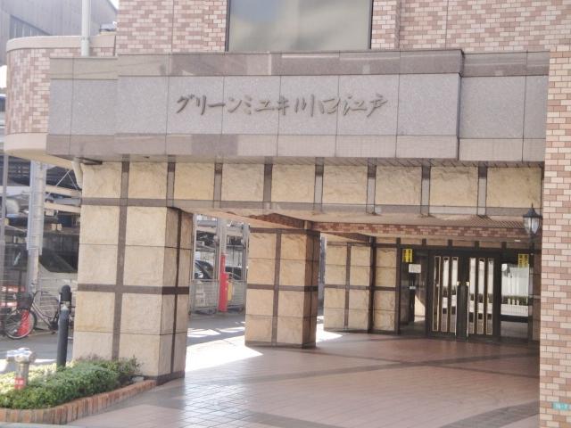 Entrance. Common areas