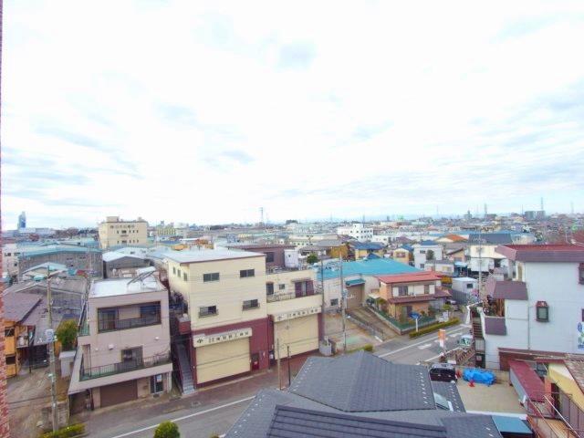 View photos from the dwelling unit. View from the view local from the site (January 2014) Shooting