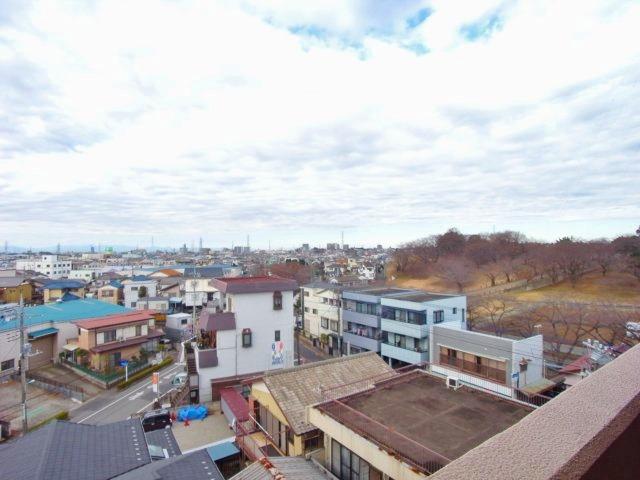 View photos from the dwelling unit. View from the site (January 2014) Shooting
