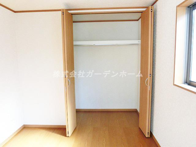 Receipt. ■ Boast of day, Warm house. Popular corner lot, Rebuilding time also safe. 2.2 It is a closet attractive of quires ■