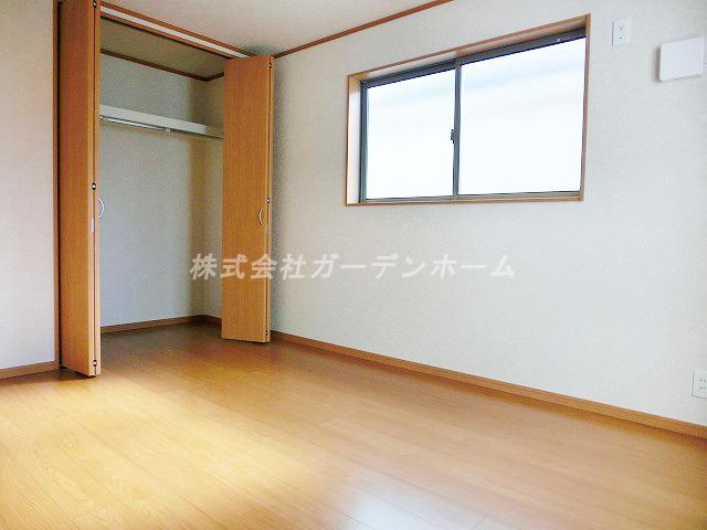 Non-living room. ■ Boast of day, Warm house. Popular corner lot, Rebuilding time also safe. 2.2 It is a closet attractive of quires ■