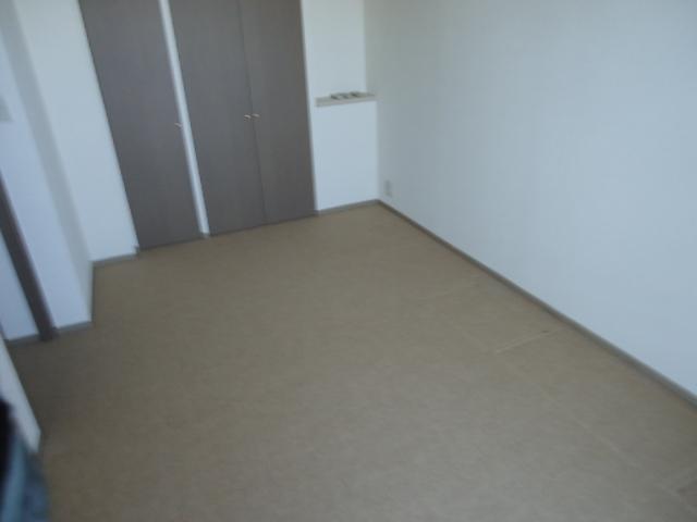 Non-living room.  [6.7 tatami Western-style] 2013 October shooting