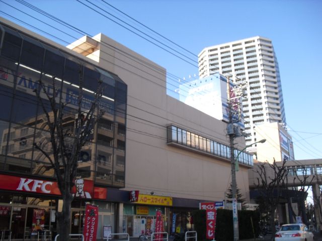 Shopping centre. Miel Kawaguchi until the (shopping center) 470m