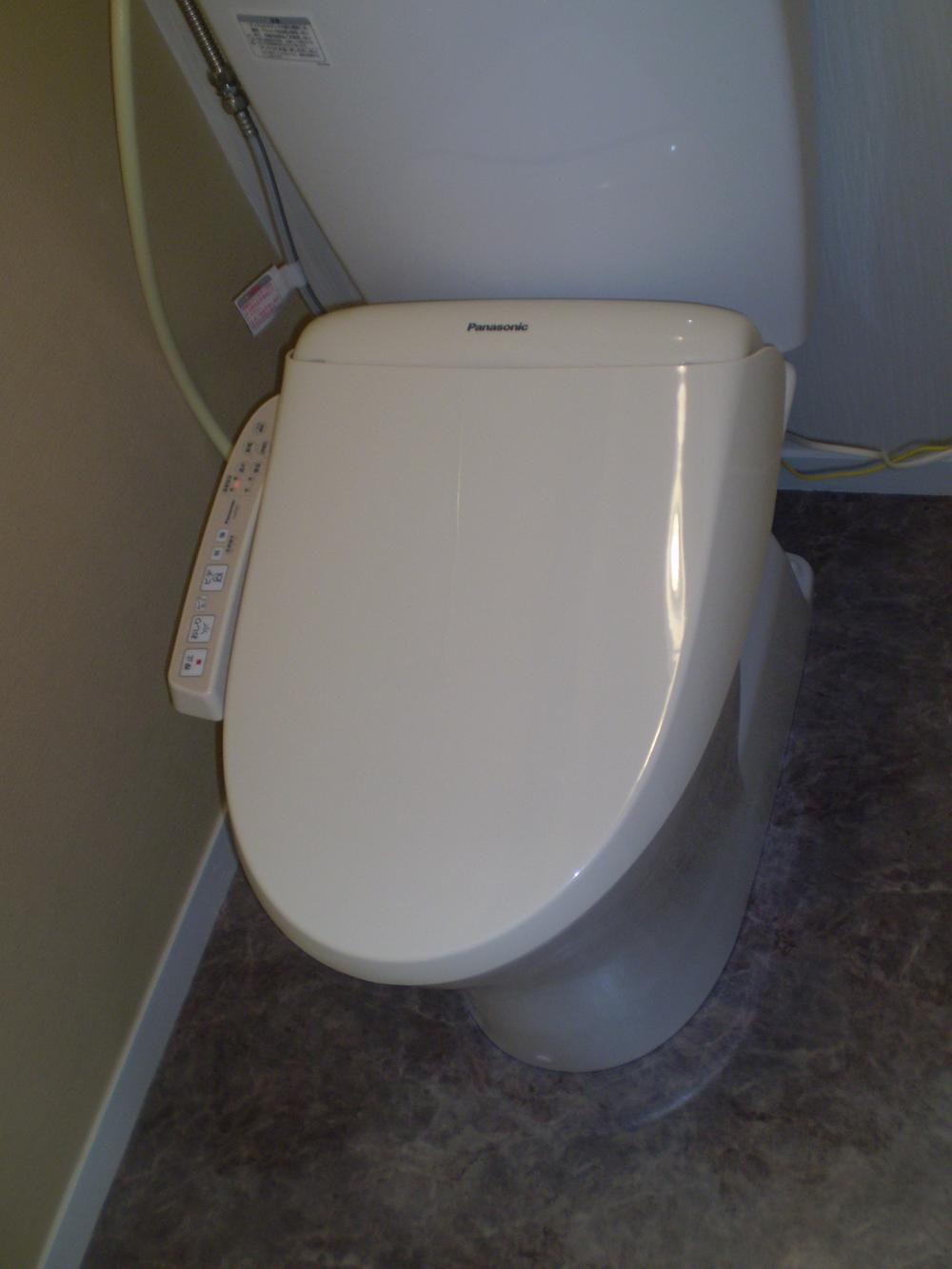 Toilet. Indoor (September 2013) Shooting