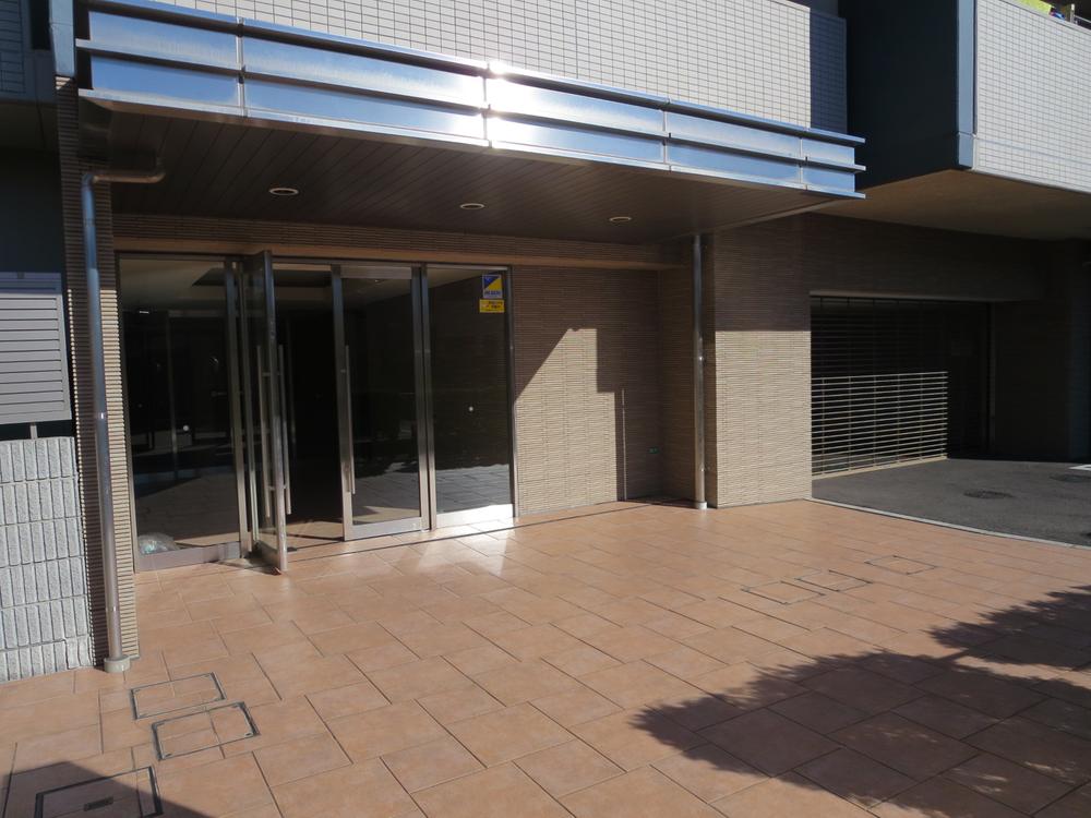 Entrance. Common areas