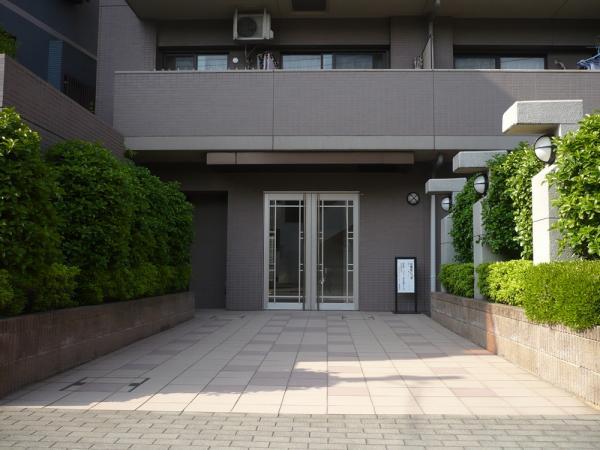 Entrance. entrance 2009 / 04 shooting