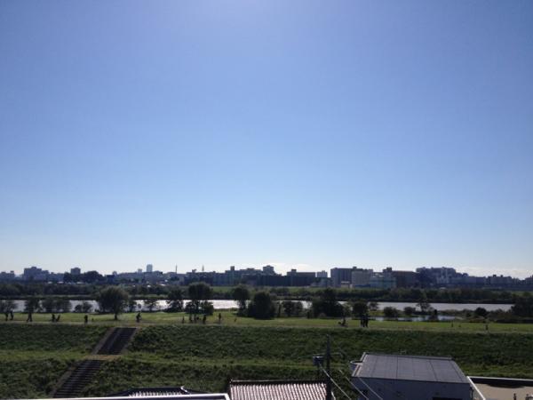 View photos from the dwelling unit. View (south side) 2013 / 10 shooting