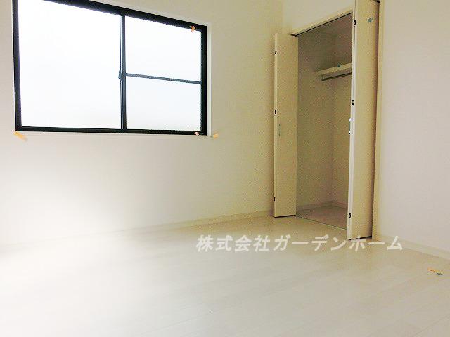 Other introspection. ■ Storage capacity is also boasts of Western-style ■