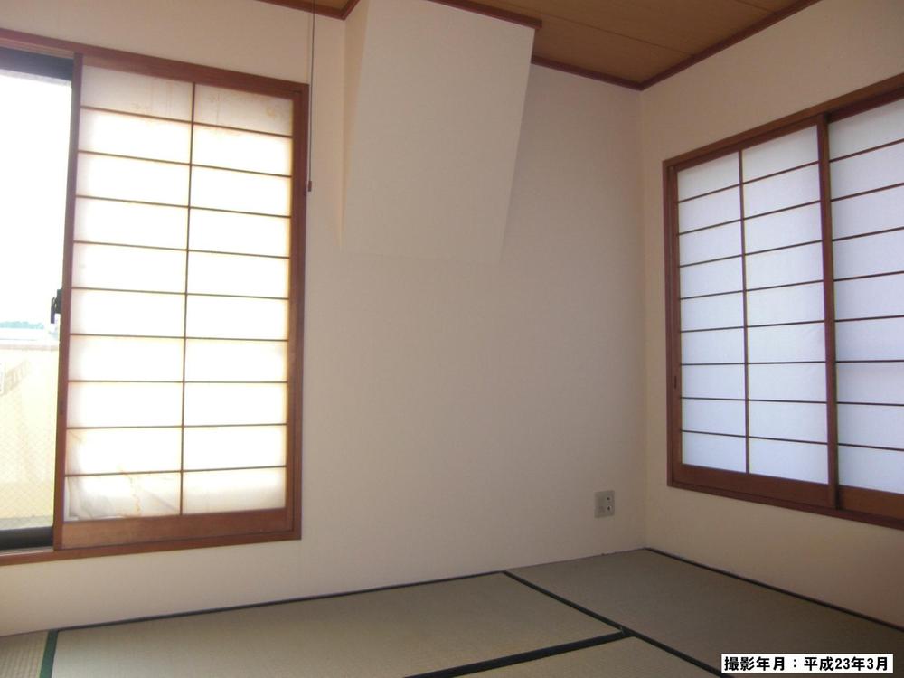 Non-living room. Indoor (March 2011) shooting