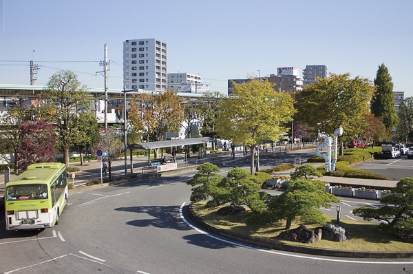 Building structure. Higashikawaguchi Station Rotary