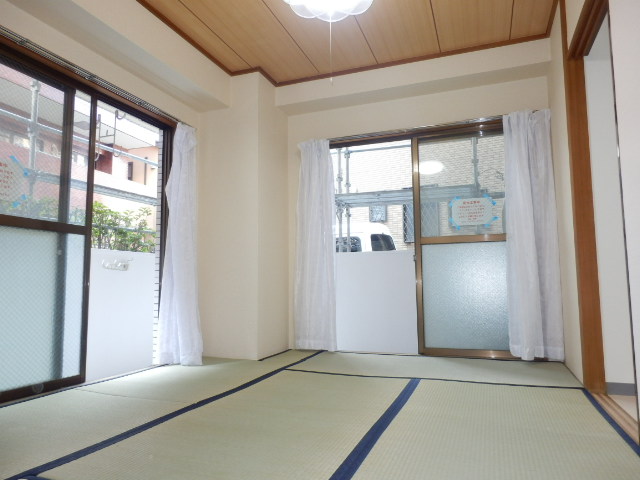 Living and room