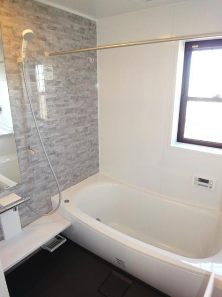 Bathroom. bathroom ~ Refresh daily fatigue in 1 tsubo spacious bathtub! Also very convenient in the dryer! ~