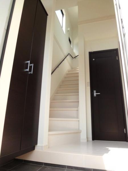 Other introspection. Welcome bright space! ~ Entrance ~